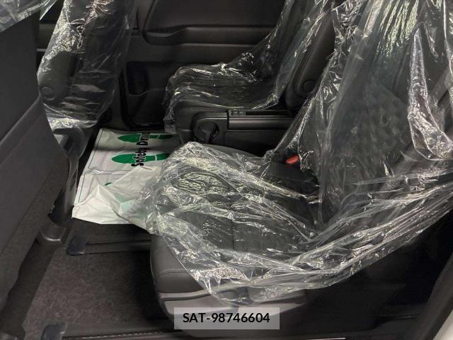 Toyota VOXY 2026-04 8328821-6