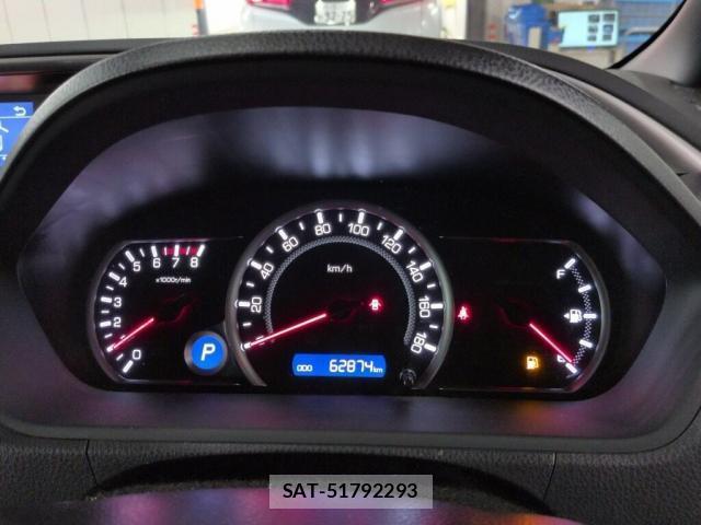 Toyota VOXY 2017-05 8328826-3