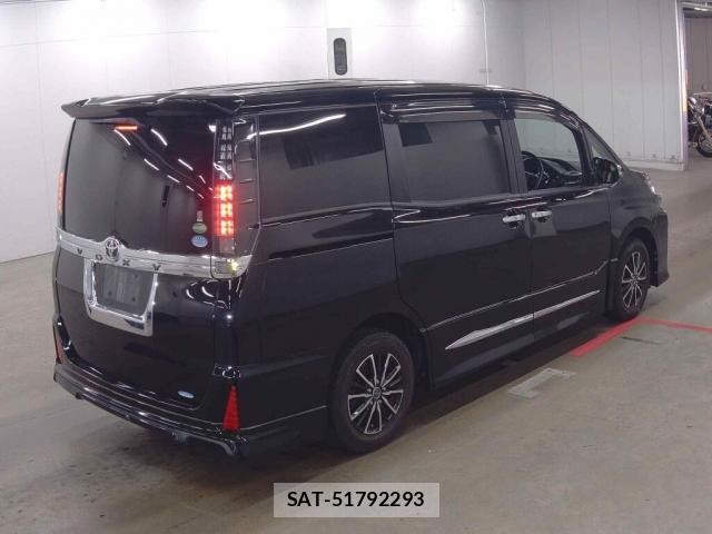 Toyota VOXY 2017-05 8328826-5