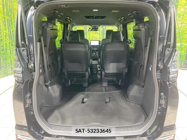 Toyota VOXY 2023-05 8329041-10