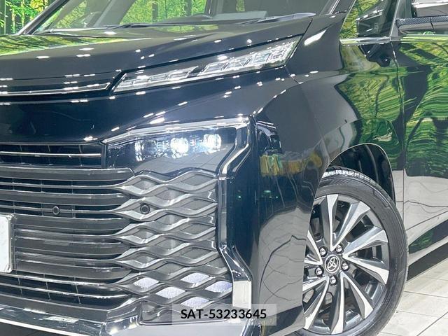 Toyota VOXY 2023-05 8329041-12