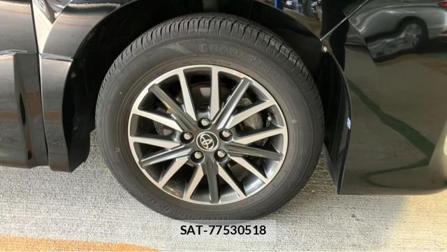 Toyota VOXY 2016-03 8329257-8