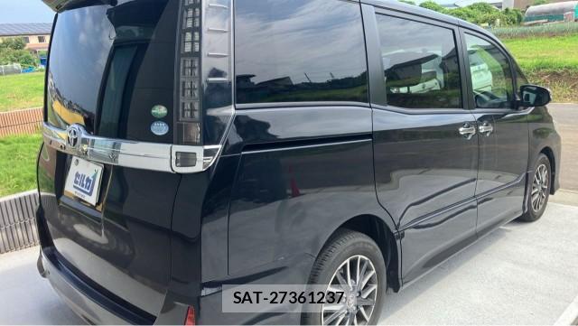 Toyota VOXY 2015-08 8329271-12