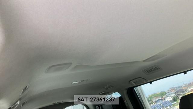 Toyota VOXY 2015-08 8329271-15