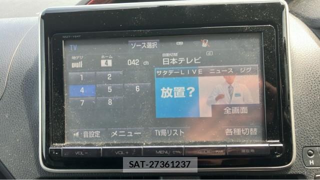 Toyota VOXY 2015-08 8329271-4