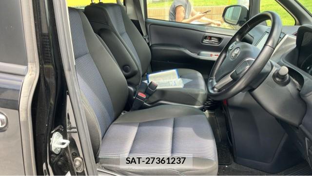 Toyota VOXY 2015-08 8329271-5