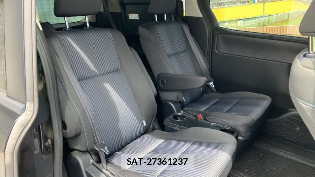 Toyota VOXY 2015-08 8329271-6