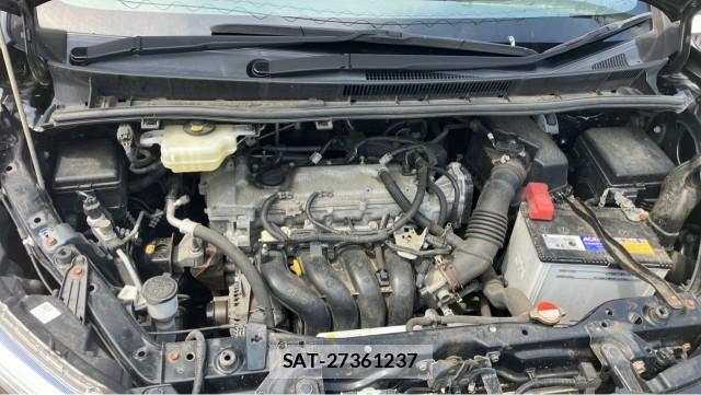 Toyota VOXY 2015-08 8329271-7