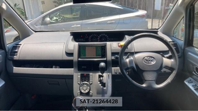 Toyota VOXY 2009-06 8329278-2