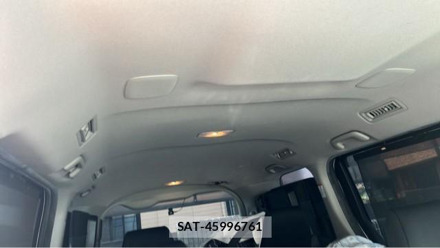Toyota VOXY 2015-10 8329343-15