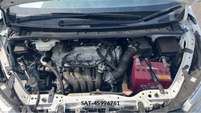 Toyota VOXY 2015-10 8329343-7