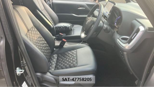 Toyota VOXY 2026-01 8329344-5