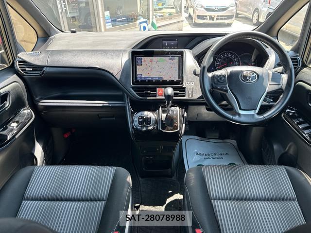 Toyota VOXY 2021-02 8329346-1