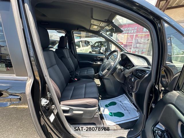 Toyota VOXY 2021-02 8329346-10