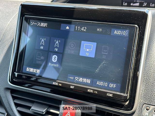 Toyota VOXY 2021-02 8329346-3