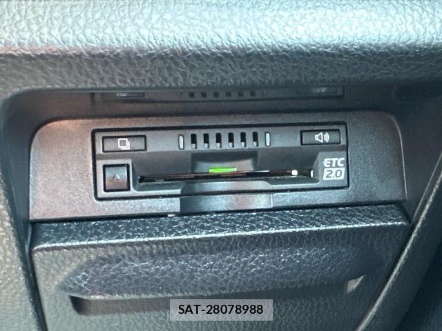 Toyota VOXY 2021-02 8329346-6
