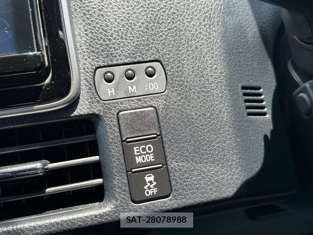 Toyota VOXY 2021-02 8329346-9