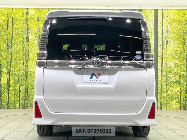 Toyota VOXY 2018-02 8329480-15