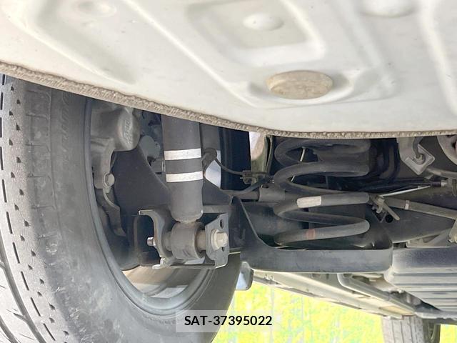 Toyota VOXY 2018-02 8329480-19