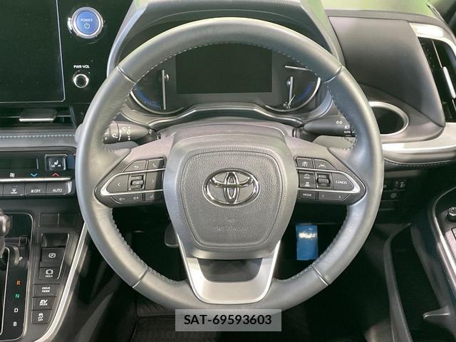 Toyota VOXY 2023-02 8329487-11