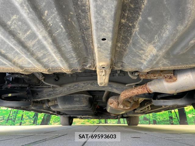 Toyota VOXY 2023-02 8329487-19