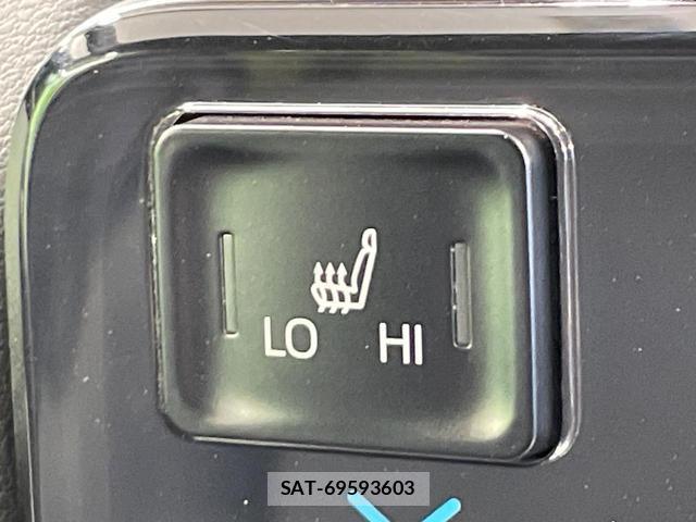 Toyota VOXY 2023-02 8329487-6