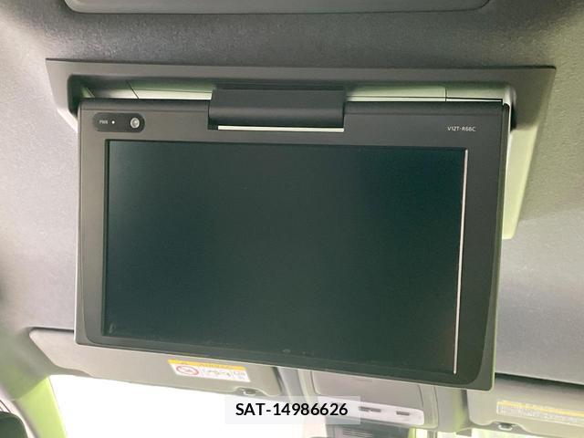 Toyota VOXY 2018-02 8329488-3