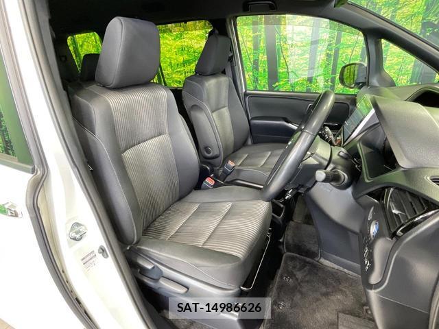 Toyota VOXY 2018-02 8329488-8