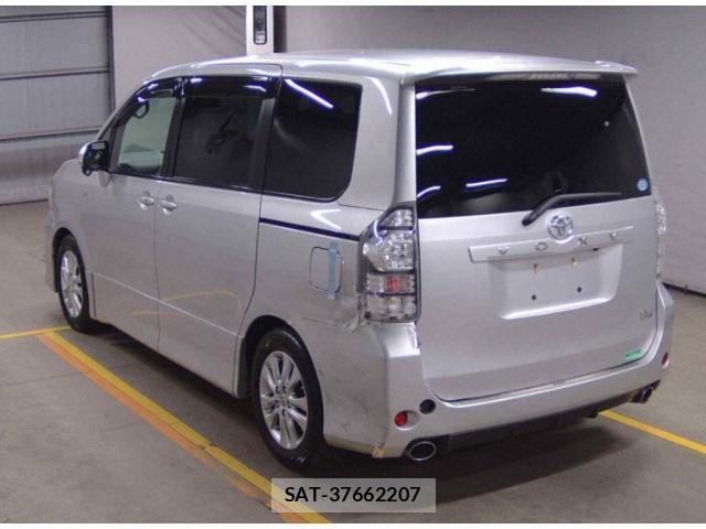Toyota VOXY 2012 8329877-1