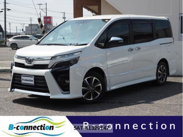 Toyota VOXY 2018-05 8329939-0