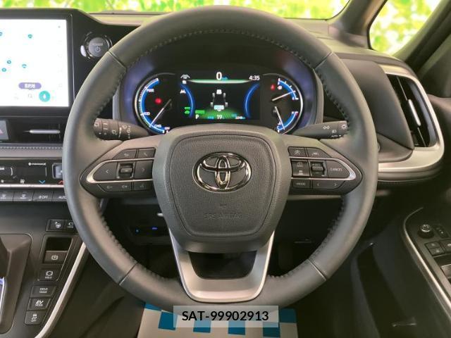 Toyota VOXY 2025-12 8329950-15