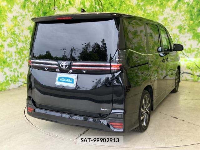 Toyota VOXY 2025-12 8329950-2