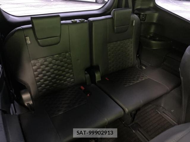 Toyota VOXY 2025-12 8329950-5