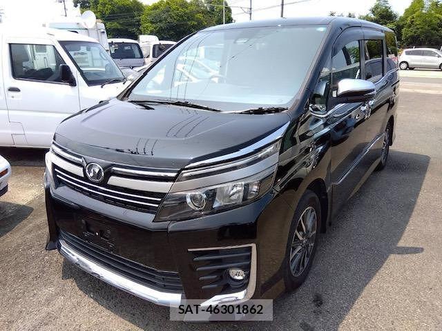 Toyota VOXY 2017-05 8330013-0