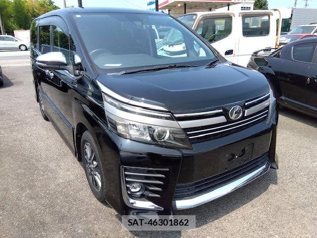 Toyota VOXY 2017-05 8330013-3