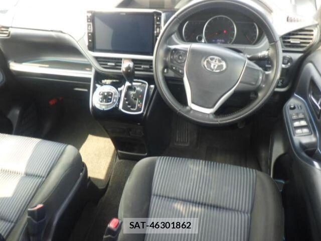 Toyota VOXY 2017-05 8330013-5