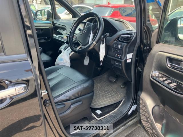 Toyota VOXY 2020-03 8330263-10