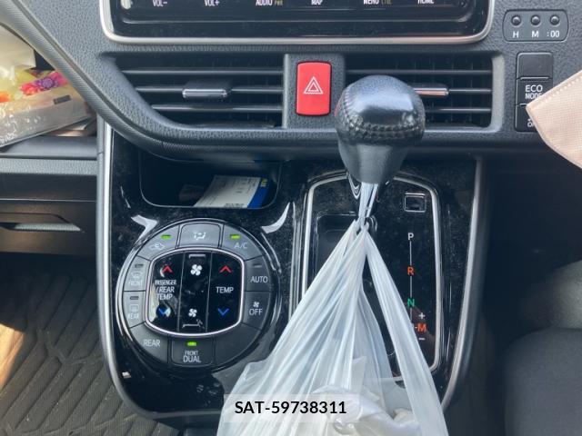 Toyota VOXY 2020-03 8330263-19