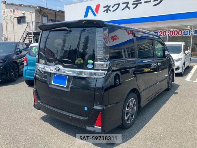 Toyota VOXY 2020-03 8330263-3