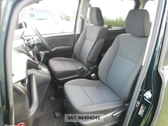 Toyota VOXY 2017-03 8330312-10