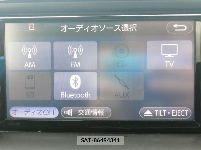 Toyota VOXY 2017-03 8330312-13