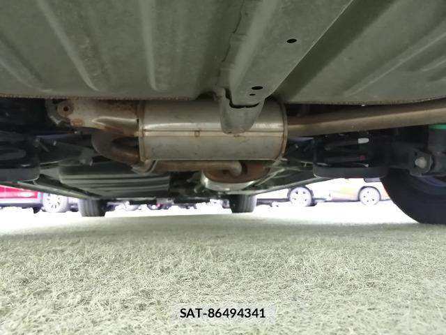 Toyota VOXY 2017-03 8330312-8