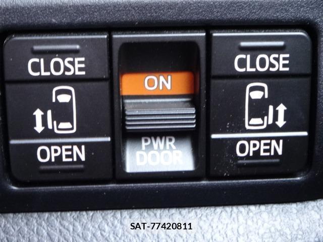 Toyota VOXY 2019-11 8330389-11