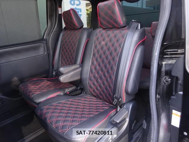 Toyota VOXY 2019-11 8330389-3