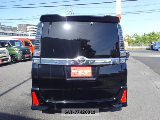 Toyota VOXY 2019-11 8330389-6