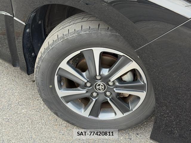 Toyota VOXY 2019-11 8330389-9