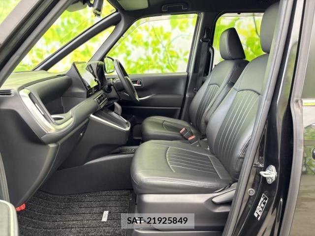 Toyota VOXY 2023-03 8330394-6