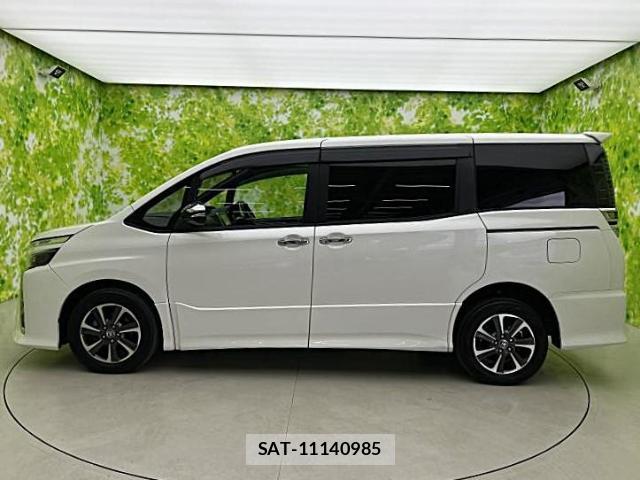 Toyota VOXY 2019-11 8330465-1
