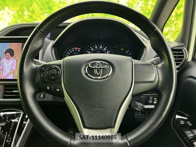Toyota VOXY 2019-11 8330465-13