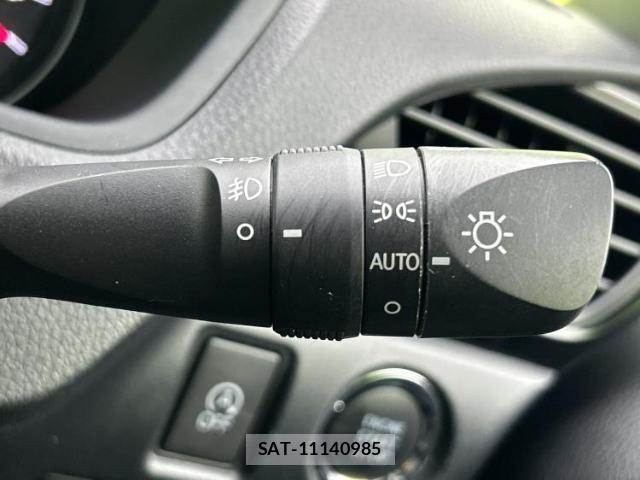 Toyota VOXY 2019-11 8330465-15